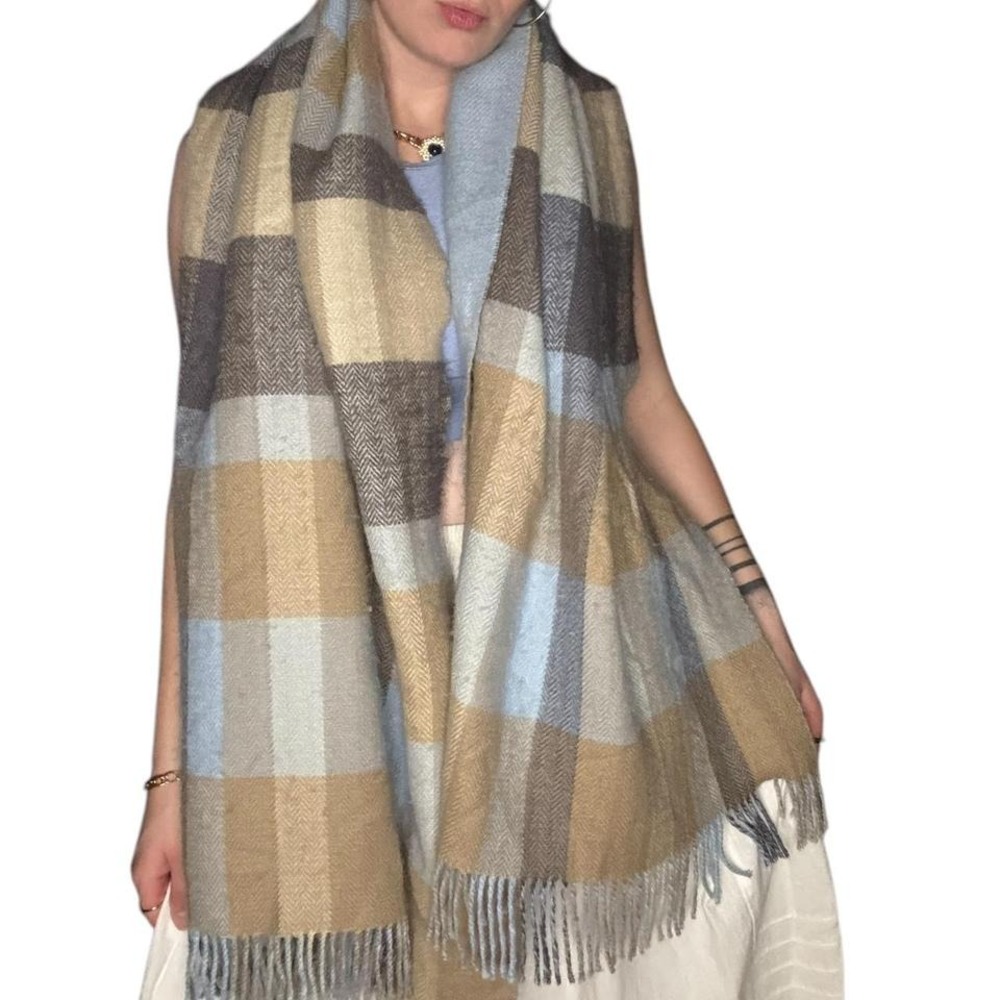 Large plaid scarf in beautiful brown and light blue color, two sided, all winter